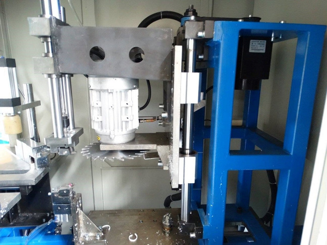     APM Cleaning Machine CNC