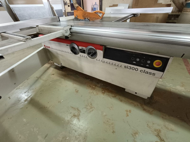 -  SCM Class SI 300 
